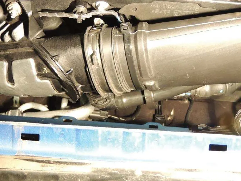 Installation des PCV-Rohrhalters