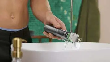 Reinigung unter fließendem Wasser