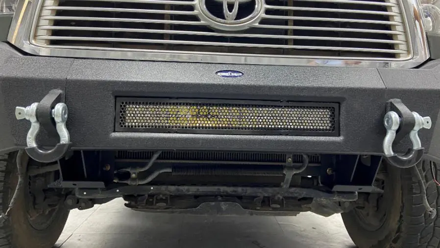 Montage der Skid Plate