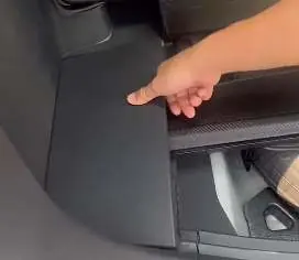 Entfernen der Seitenverkleidung