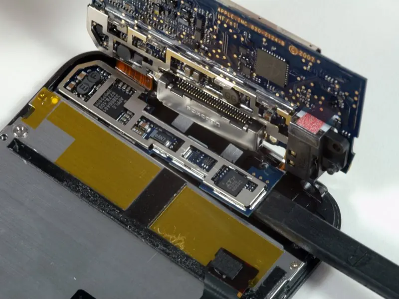Anheben des Logic Boards