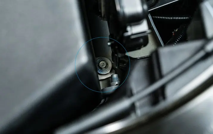 Befestigung der Airbox