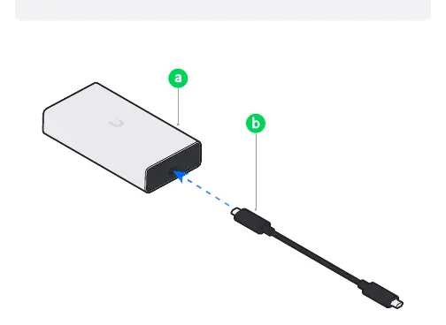 Anschluss des USB-C Kabels an den Adapter