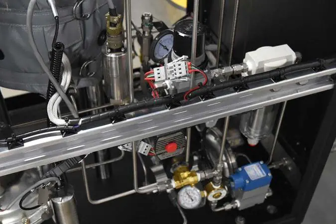 Regler für Pumpe und Gegendruck