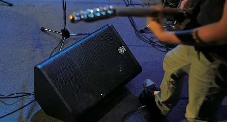 All-in-One PA-Lösung (z.B. STAGEPAS).
