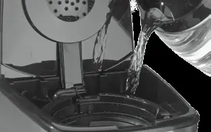 Wasser in den Tank füllen